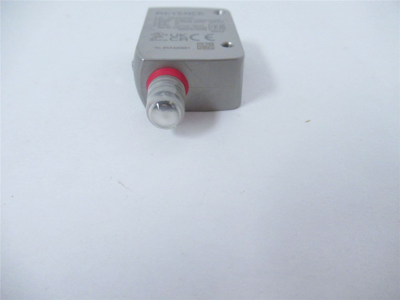 Keyence LR-ZB250CP;  LASER SENSOR 250 MM M8CONNECTOR10-30VDC