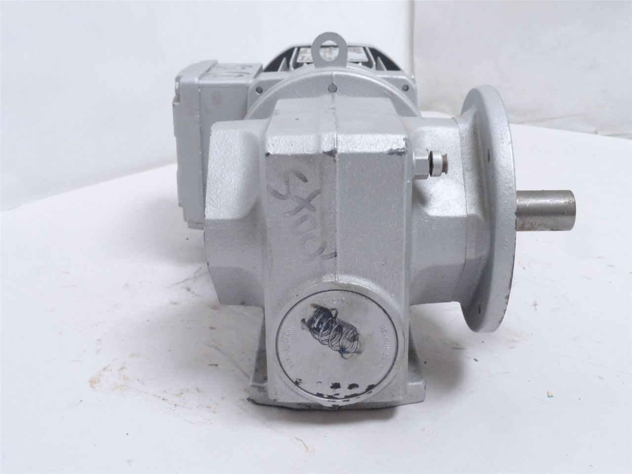 SEW SF37DR63L2; AC Gearmotor; 11:1 Ratio; 0.37kW; 277480V