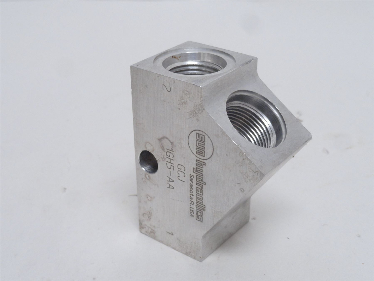 SUN GCJ; Line Mount Manifold; SAE-8 Port Size
