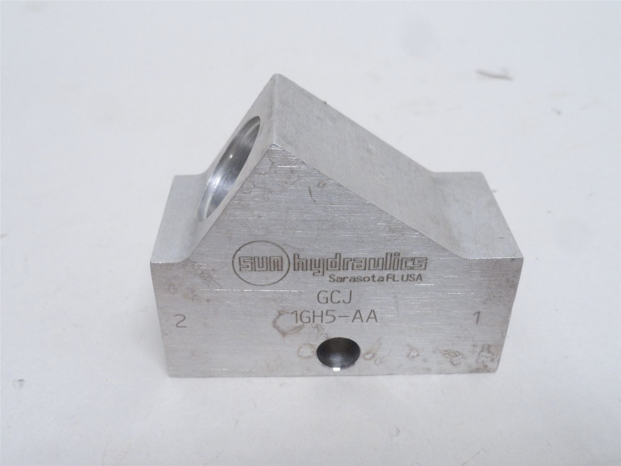 SUN GCJ; Line Mount Manifold; SAE-8 Port Size