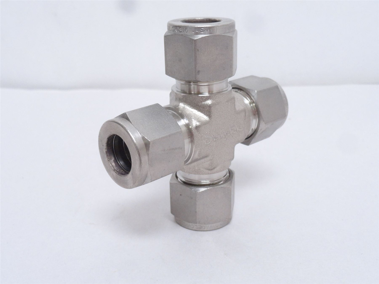 Swagelok SS-810-4; Air Tube Tee; SS-316; 1/2" x 1/2" x 1/2"