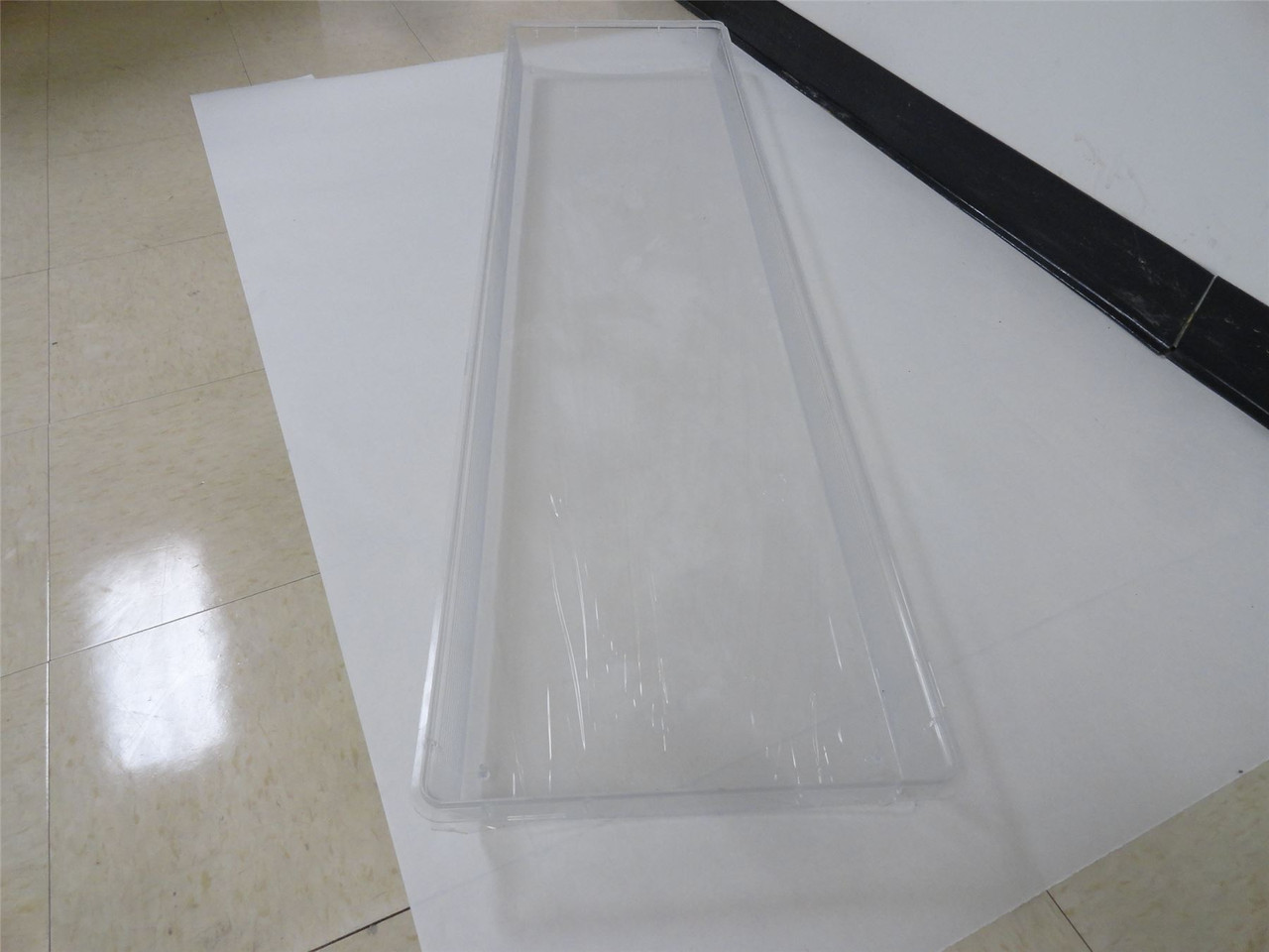 MFG- MDL-UNKN-244481; Lot-6; Fluorescent Light Lenses