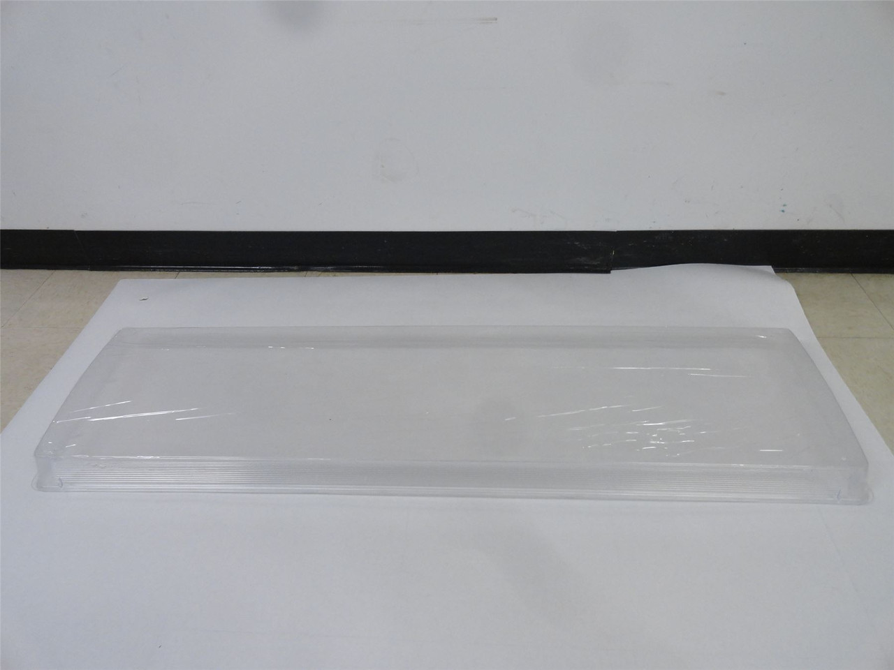 MFG- MDL-UNKN-244481; Lot-6; Fluorescent Light Lenses