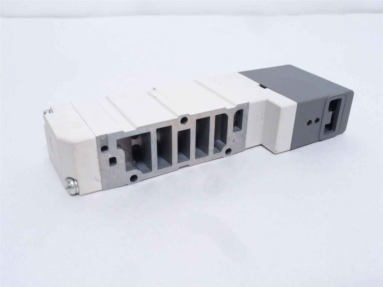 SMC VQ4100-5B; Air Solenoid Valve; 0.15-1MPa; 4/5 Port