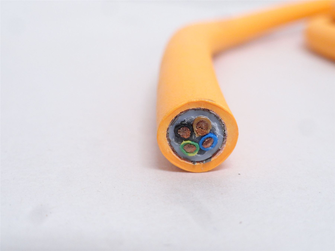 Schneider VW3S5101R30; MotorCable 4x1.5 Shielded Connector 3M