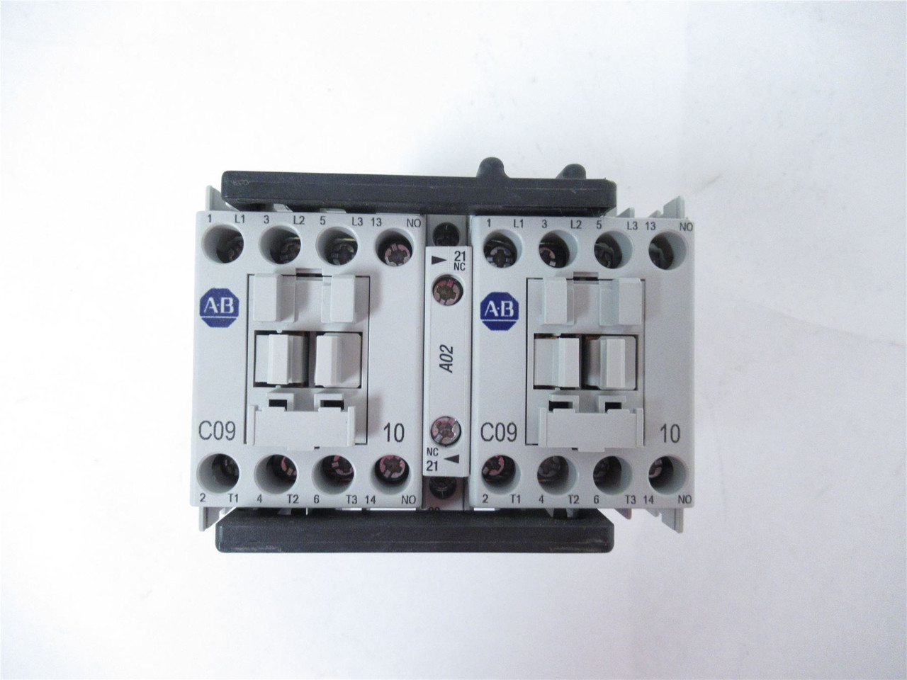 Allen-Bradley 104-C09D22; Reversing Contactor 9A Coil: 120VAC