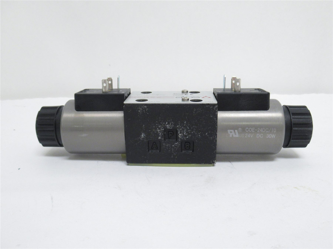 Atos DHE0714/8X24DC; Double Solenoid Valve; 24VDC; 3-Pos