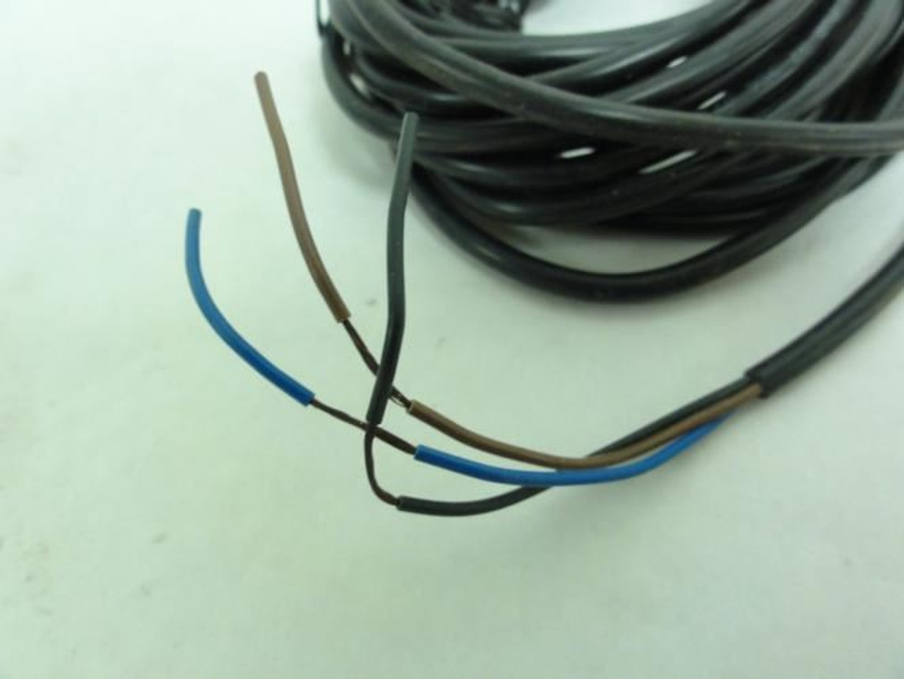 Telemecanique XS612B1NAL5; Proximity Sensor; 12-48V; 200mA