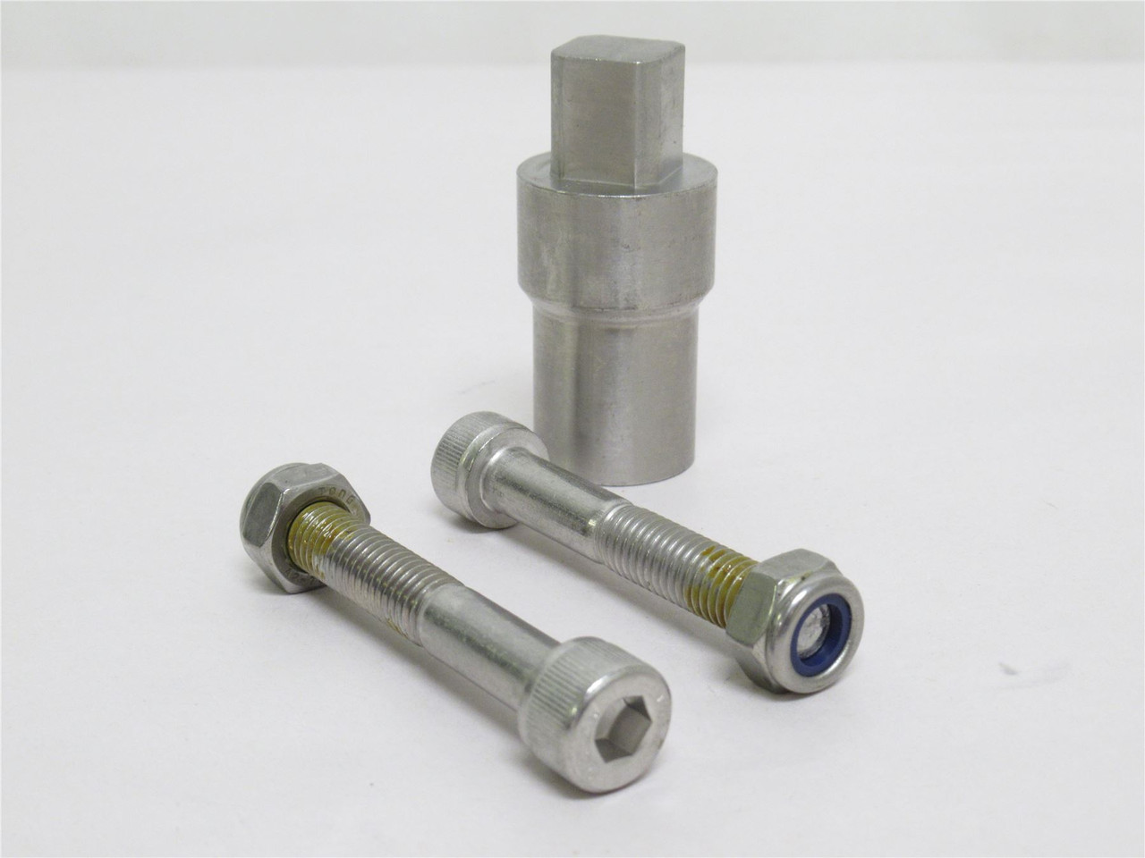 Dixon B5101-ISO300400; Rack/Pinion Mounting Kit 2" To 2-1/2"