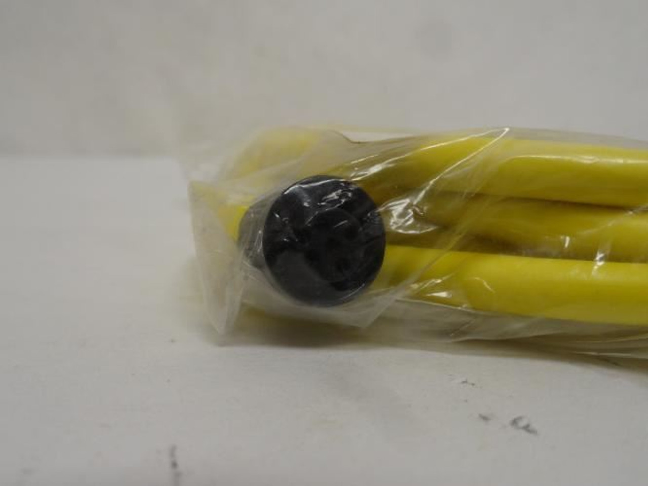 Woodhead 804000D01M020; Molded Cordset; 2m; 4A; 250V; 4-Pin