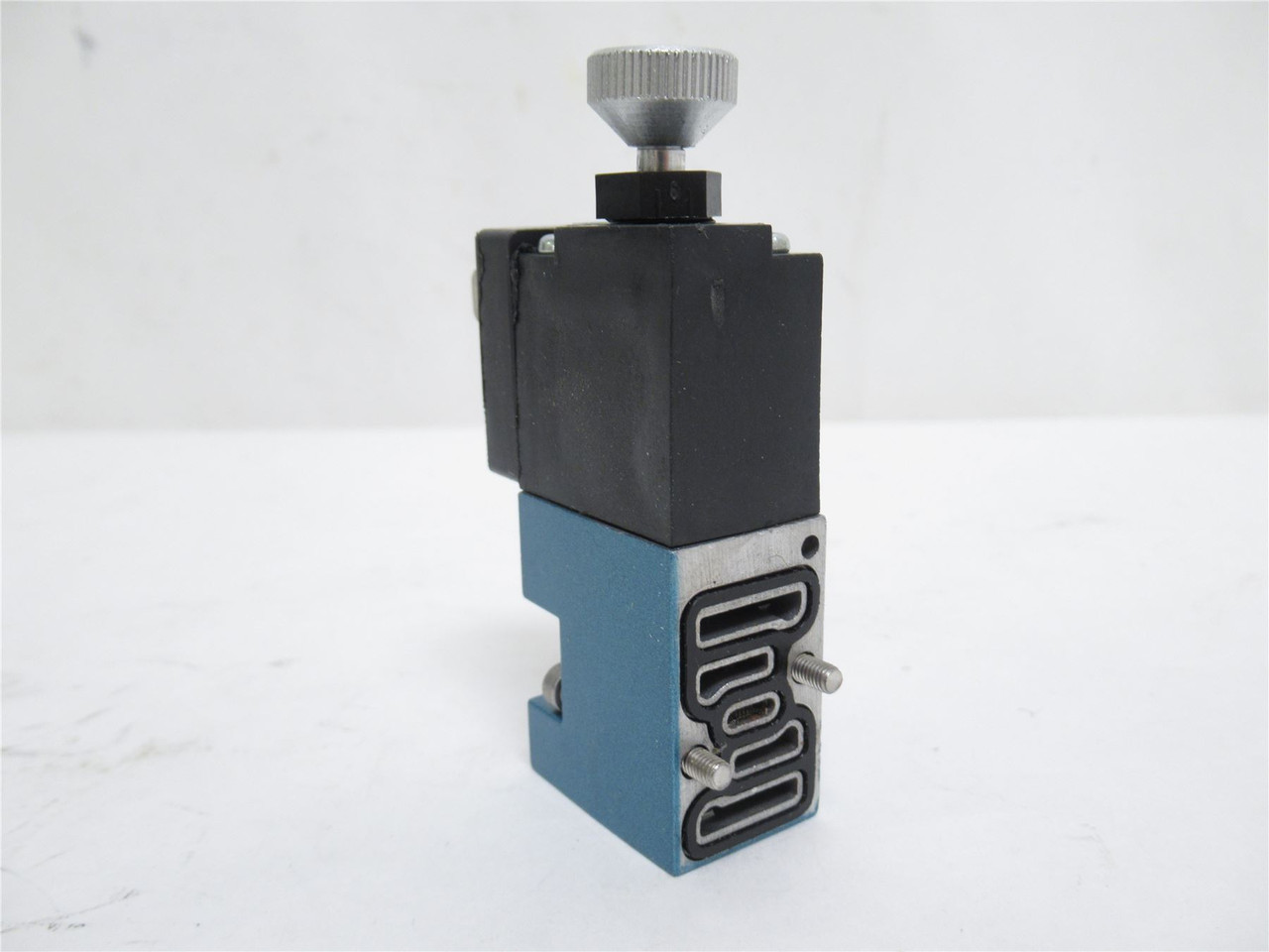MAC 45A-L00-DFFJ-3JM; Solenoid Valve; 0-120PSI; 24VDC; 2.4W