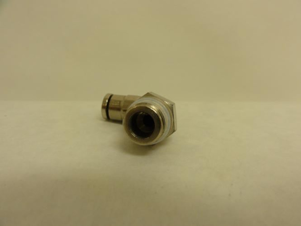 Norgren 124470118; Swivel Elbow; 90DEG; 1/8" NPT x 1/8" Tube