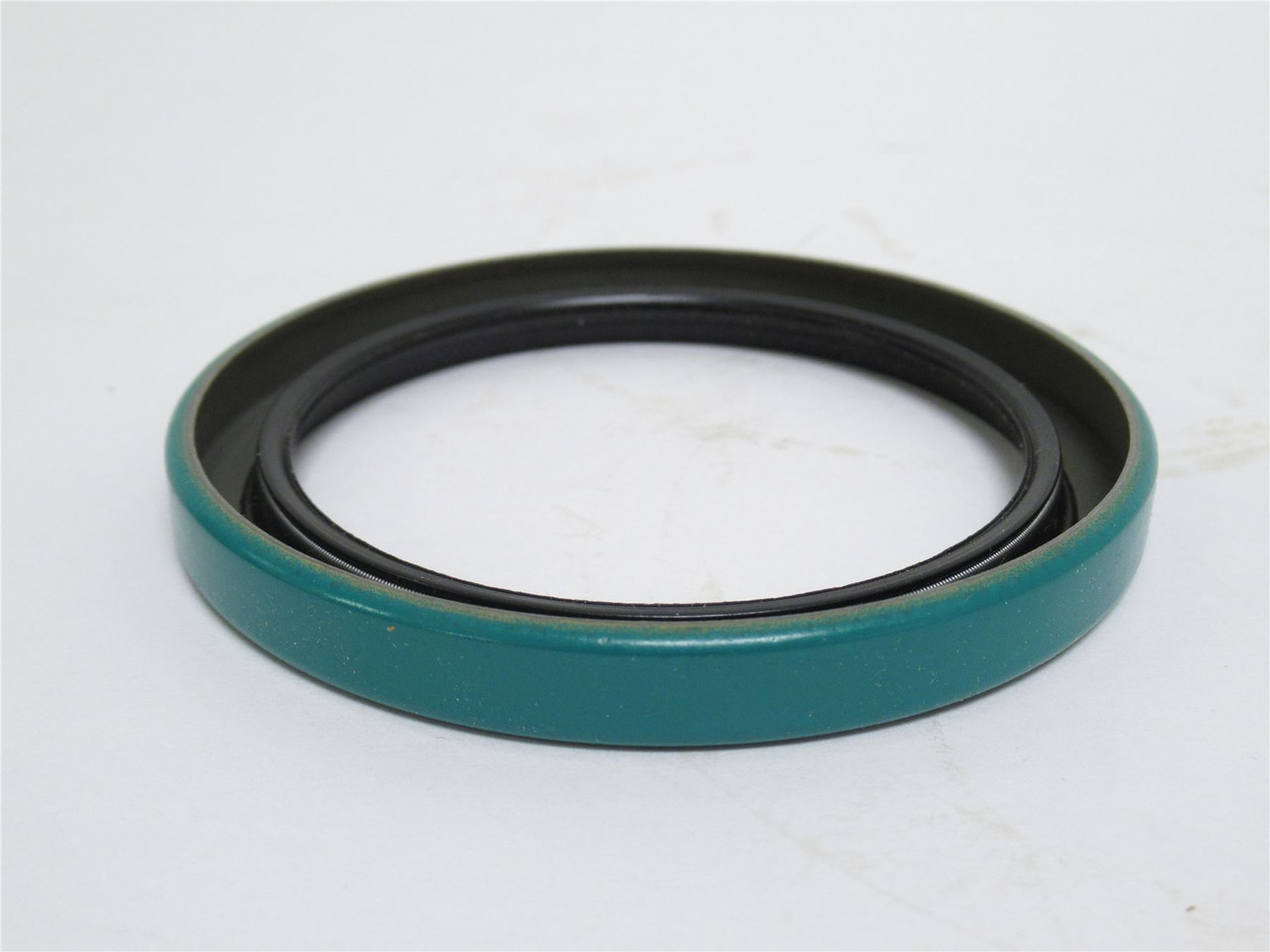 CR 27268; Single Lip Oil Seal 2-3/4"ID x 3-1/2"OD x 3/8" Wide CR 27268; Single Lip Oil Seal 2-3/4"ID x 3-1/2"OD x 3/8" Wide