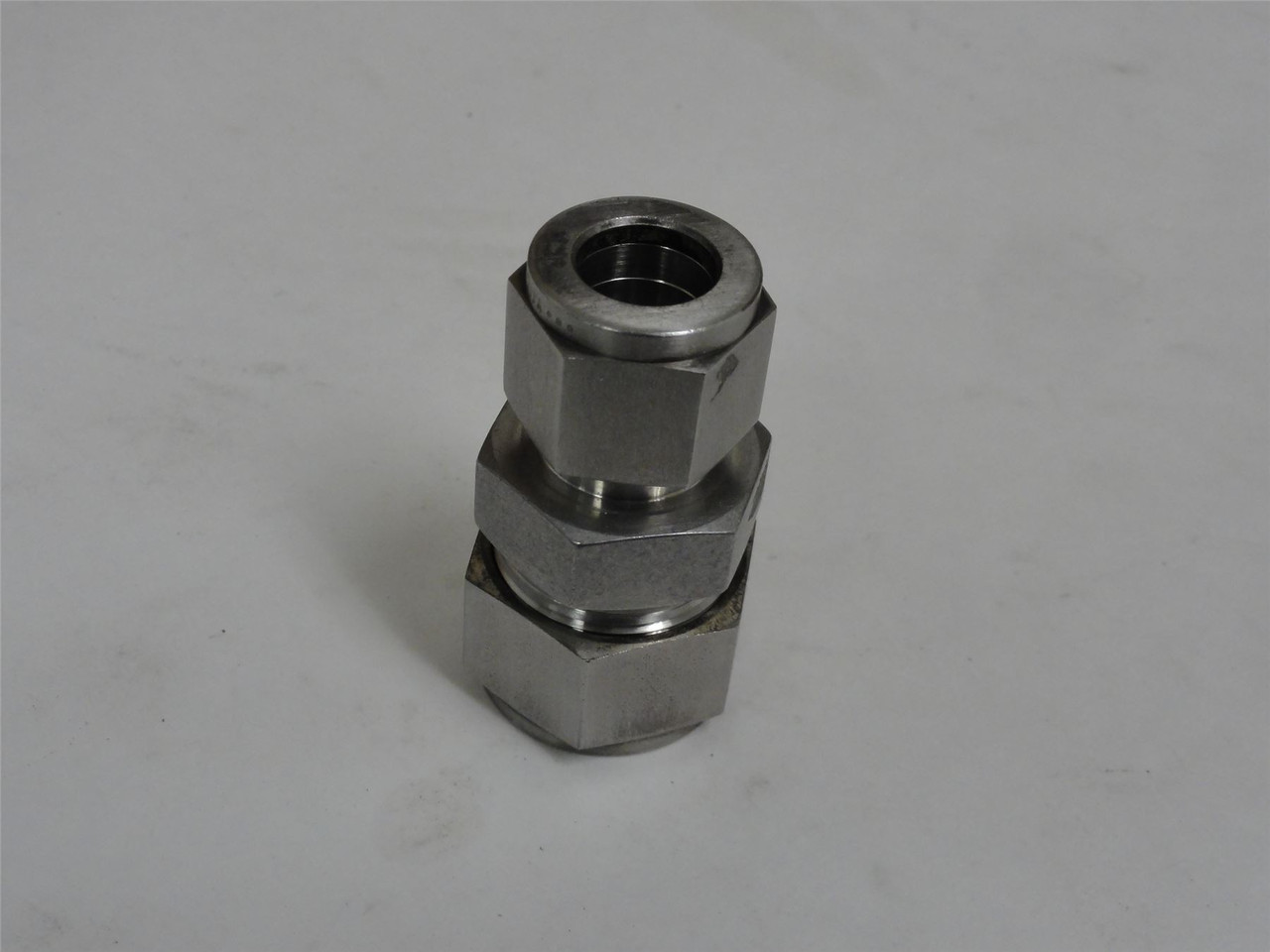 Brennan N2403-12-08-SS; Tube Fitting SS-316; 3/4" x 1/2" Tube