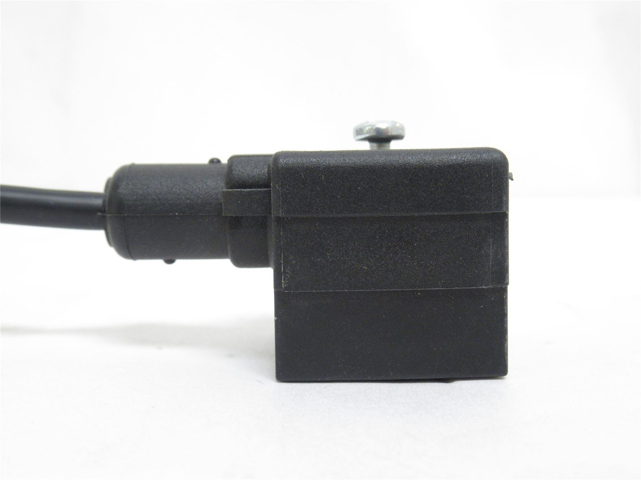 Lutze 709601; PVC connecting lead 3×0;5mm Square; 230VAC/DC