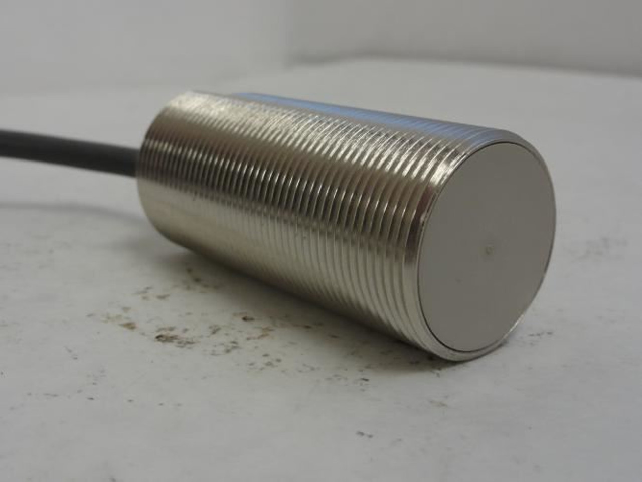 Omron E2E2-X10Y2; Proximity Sensor (NO Mounting Nuts)