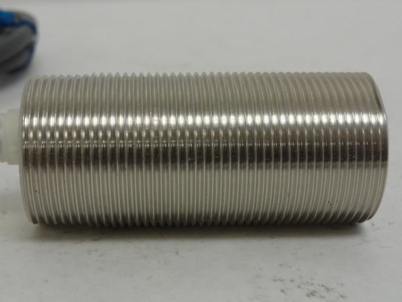Omron E2E2-X10Y2; Proximity Sensor (NO Mounting Nuts)