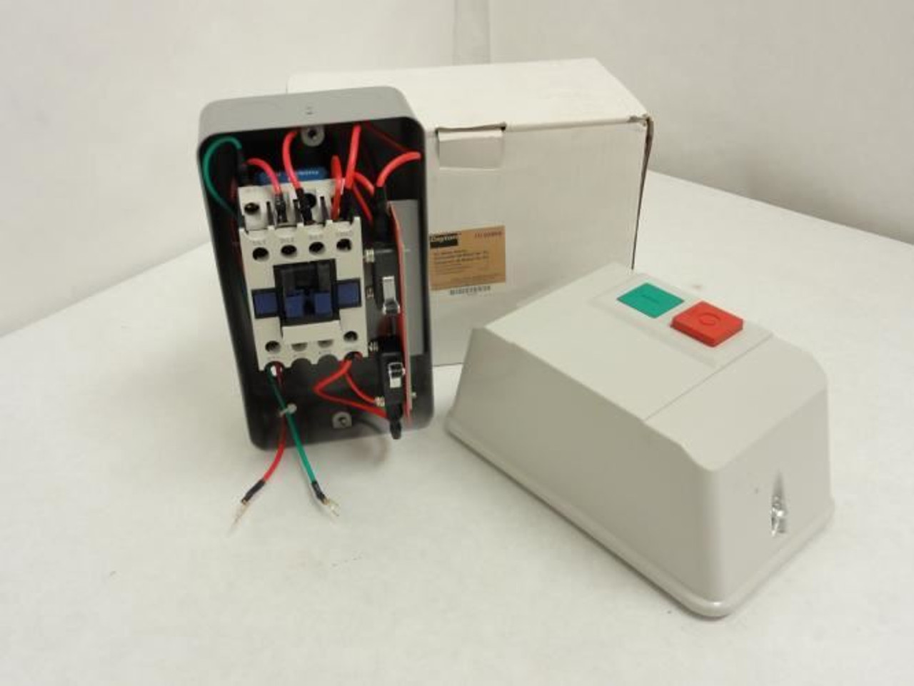 Dayton 2UXV4; Starter 12A 3Pole 600Vmax Coil:24VAC