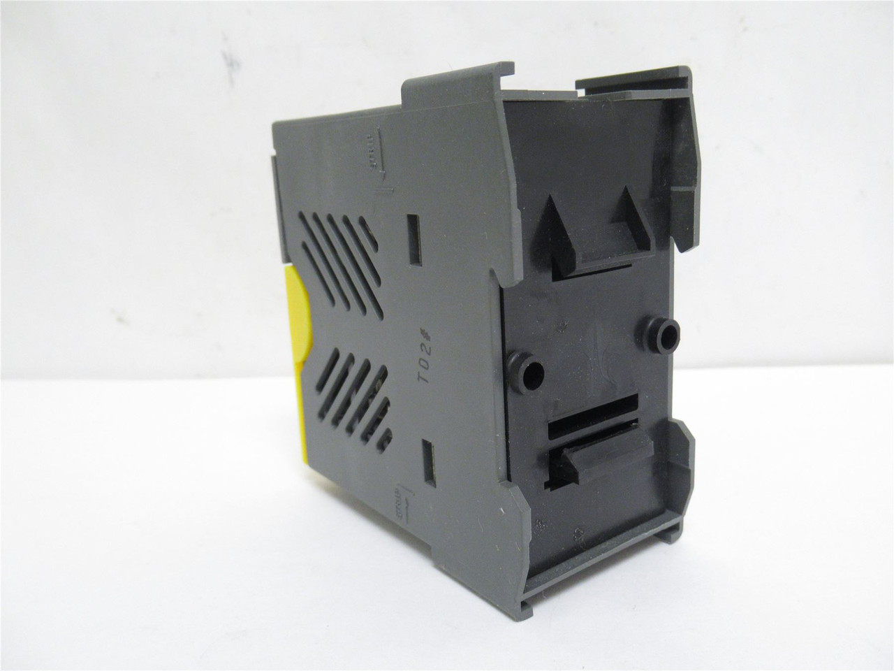 Bussmann OPM-1038R; Optima Fuse Holder; 3P; 30A; 600VAC