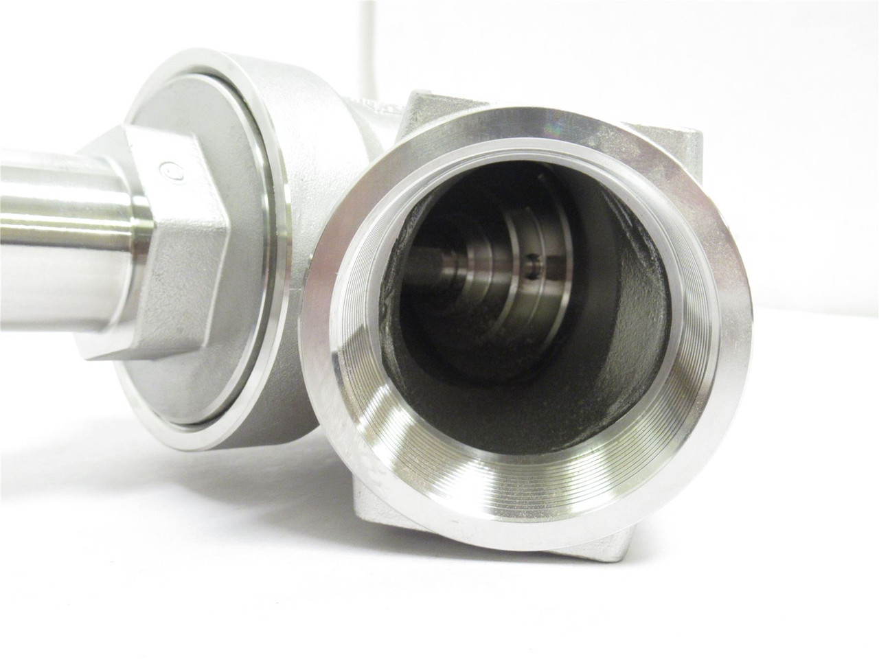 Burkert 00001140_; Angle Seat Valve SS-316; 2FNPT 4.4-7.2BAR