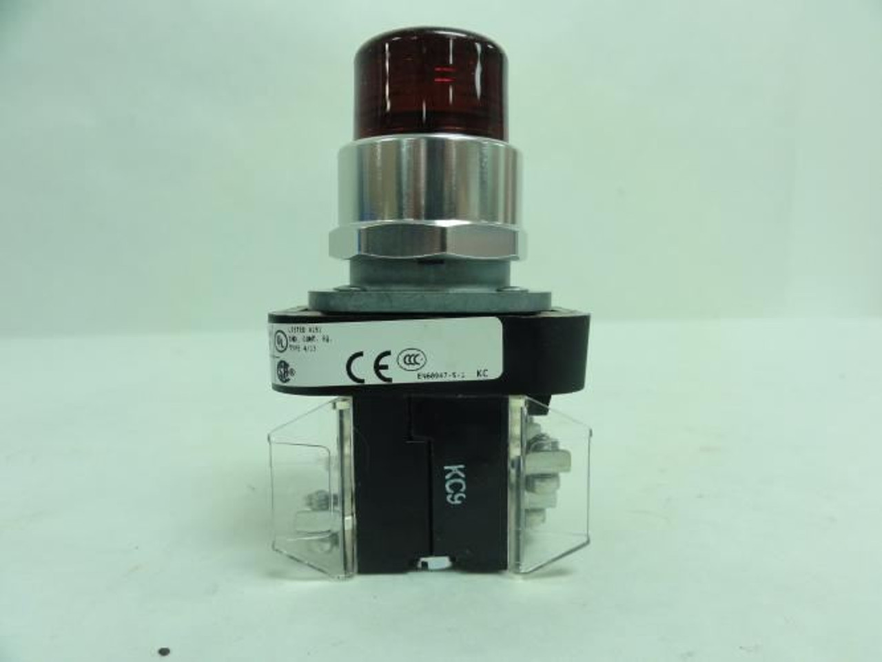 Allen-Bradley 800T-QB10R; Momentary Push Button; 120VAC/DC