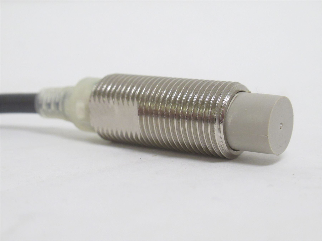 Omron E2E-X5ME1; Prox Switch; 12-24VDC; 5m Wire; NPN; 1-NO