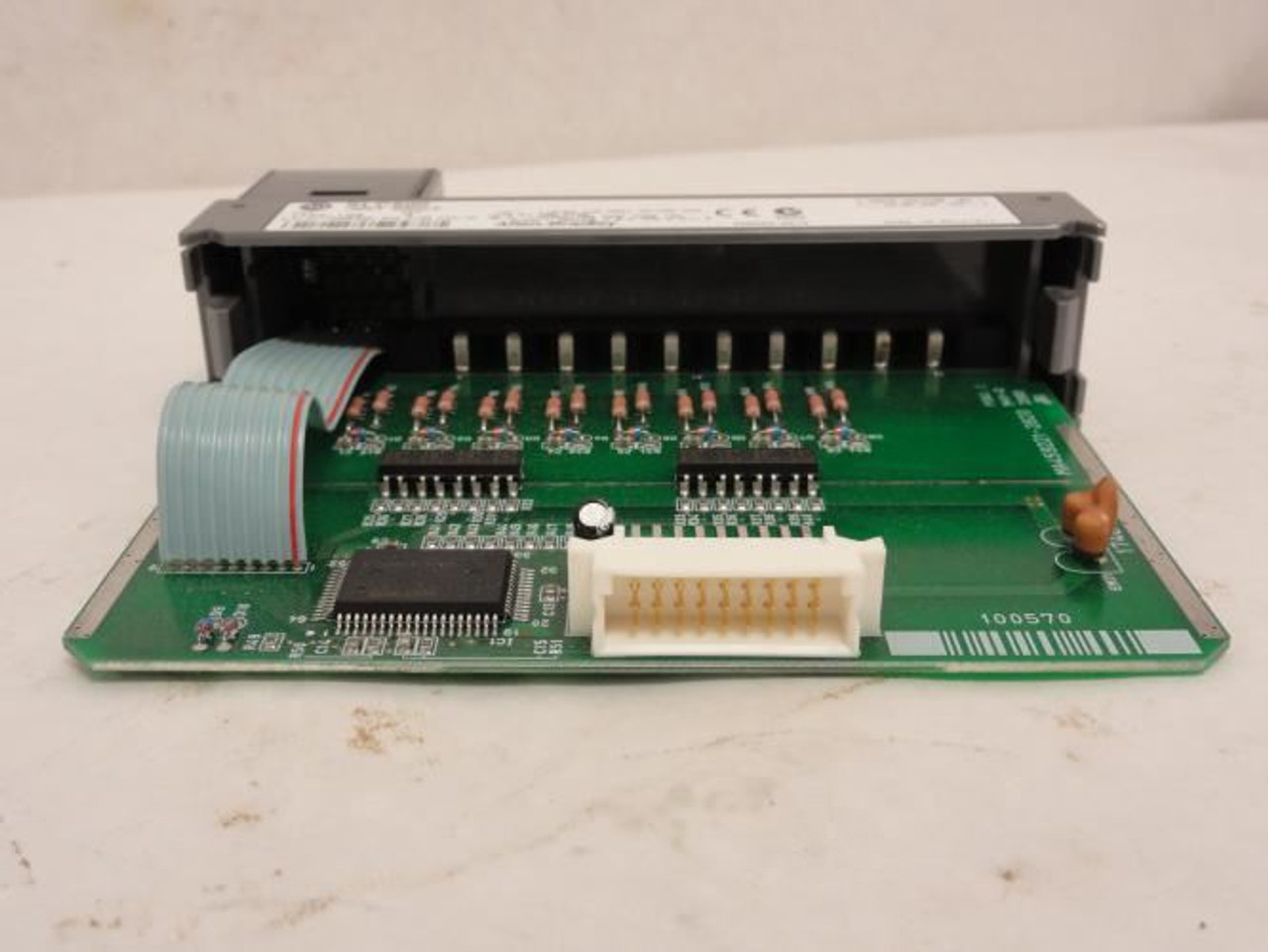 Allen-Bradley 1746-IB8; Digital Input Module; 10-30VDC; NO DOOR