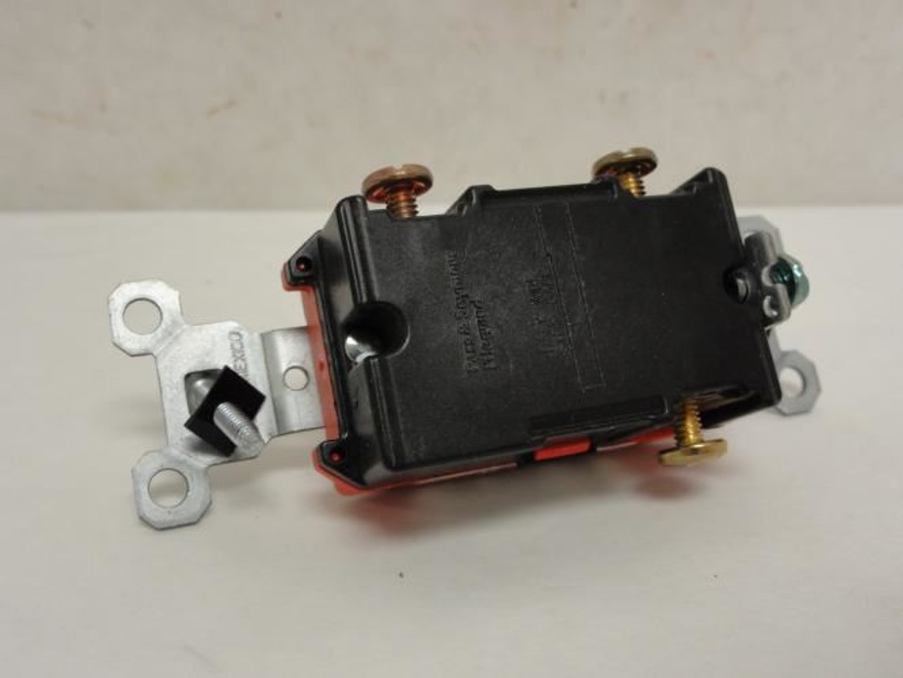 Pass&Seymour CS20AC3-W; Wall Switch; 3-Way; 20A; 120/277VAC