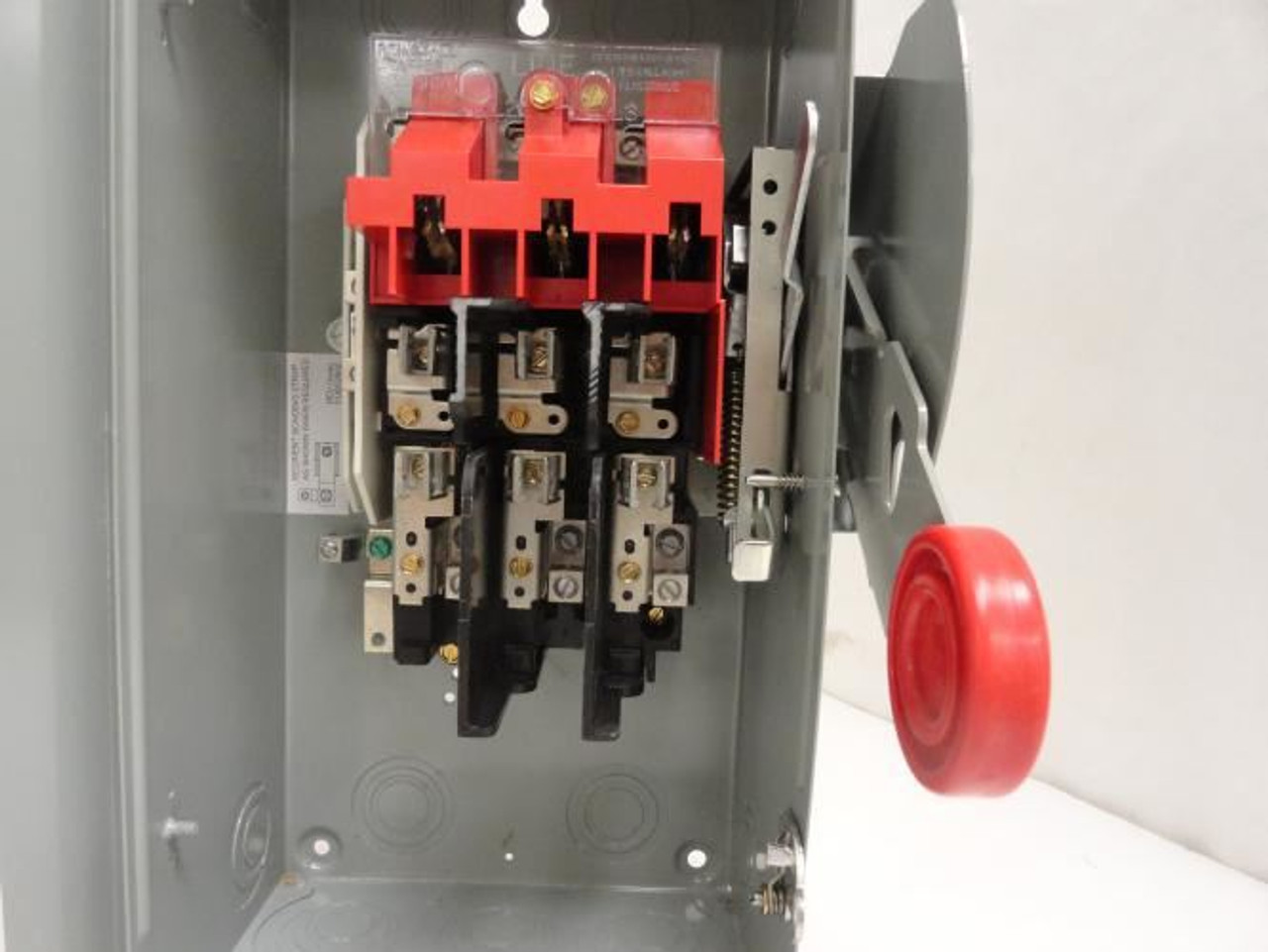 Eaton DH321NGK; Safety Switch; 30A; 3P; 3Hp@240VAC; 3PST