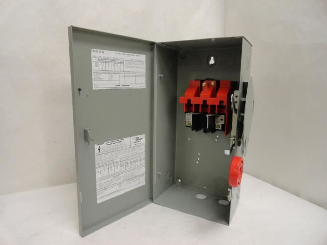 Eaton DH221FGK; Safety Switch; 30A; 2P; 240VAC/DC; NEMA: 1