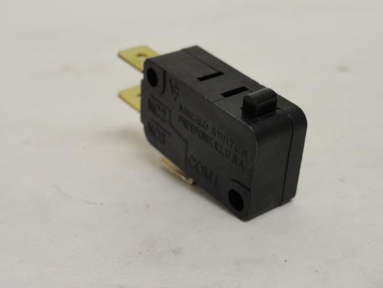 Honeywell V7-7B19E9; Lot-2; Mini Snap Action Switch; 240V@3A