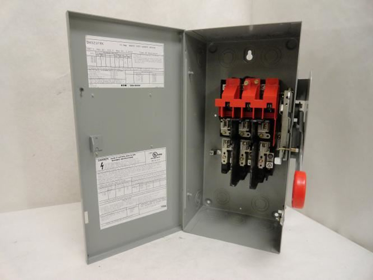 Eaton DH321FRK; Safety Switch; 30A; 3P; 240VAC/250VDC; NEMA 3R