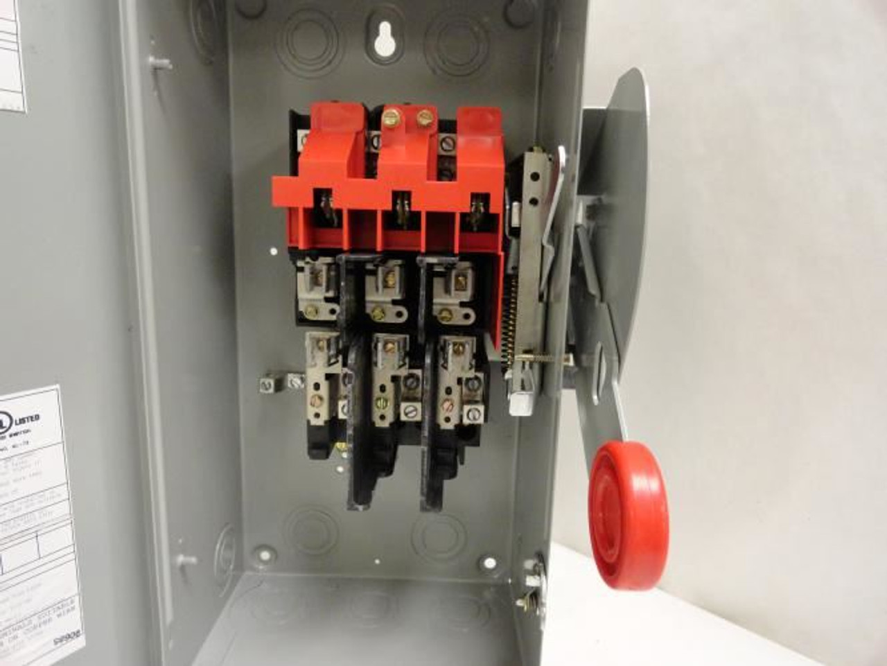 Eaton DH321FRK; Safety Switch; 30A; 3P; 240VAC/250VDC; NEMA 3R