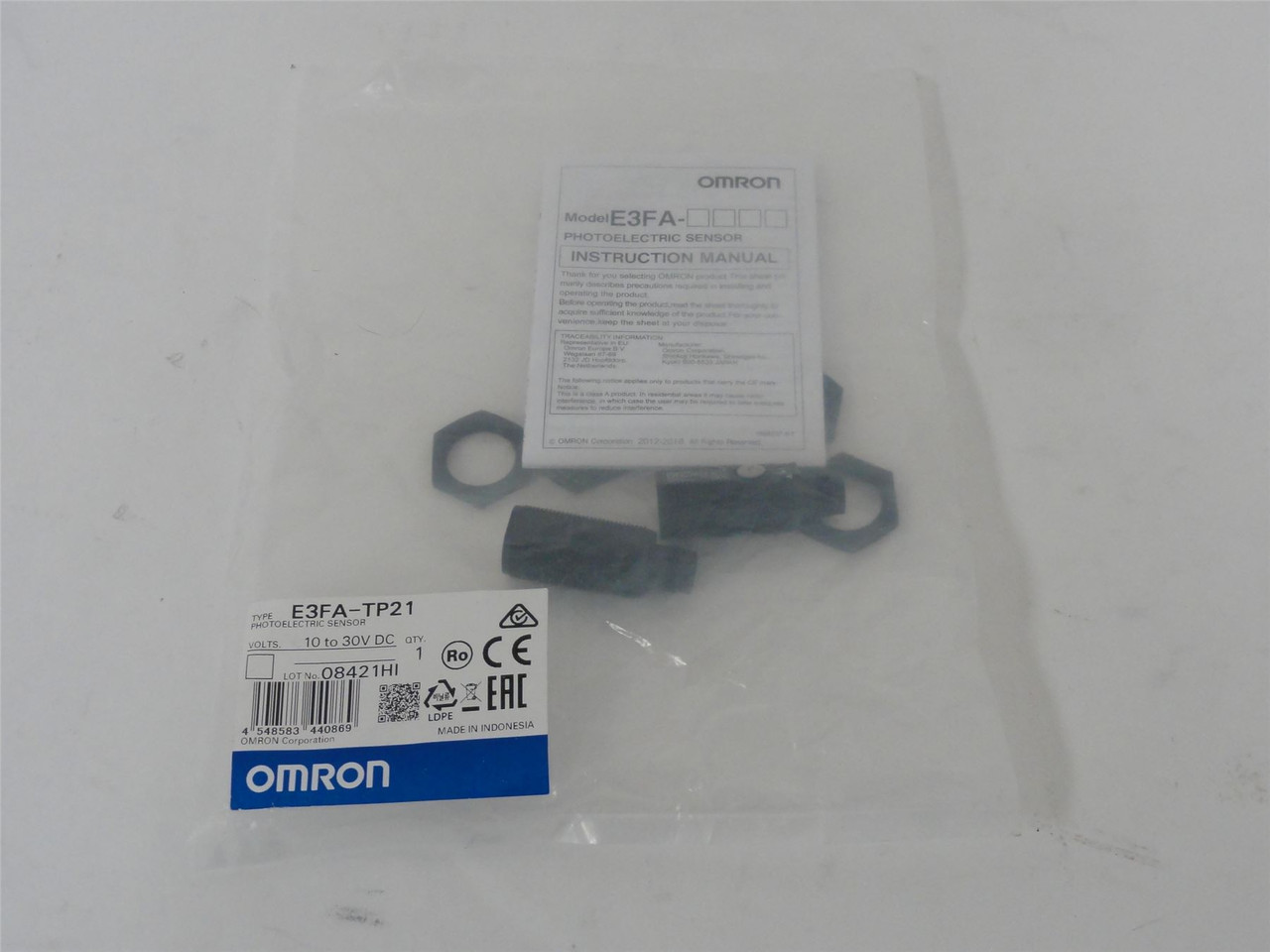 Omron E3FA-TP21; Photo Sensor; 10-30VDC; 20m Sensing Distance