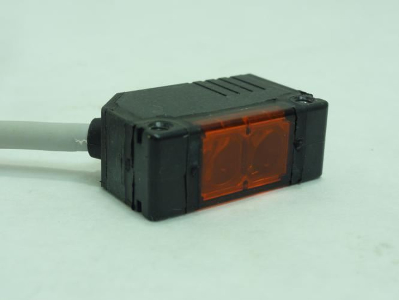Pepperl ML17F-54103115; Photo Sensor; 10-30Vdc; 2m Wire