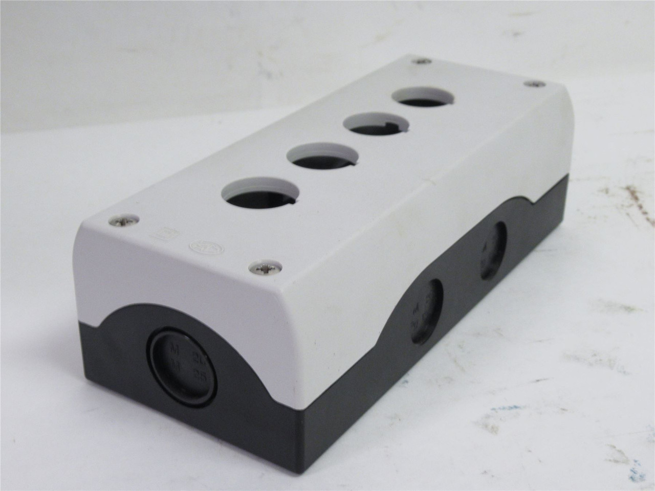 Moeller M22-I4; Pushbutton Enclosure; 4-Way; Grey RAL7035