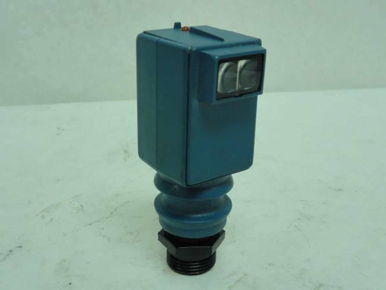 Eaton 1155A-6501; Photo Sensor; Thru-Beam Source; 90-132Vac
