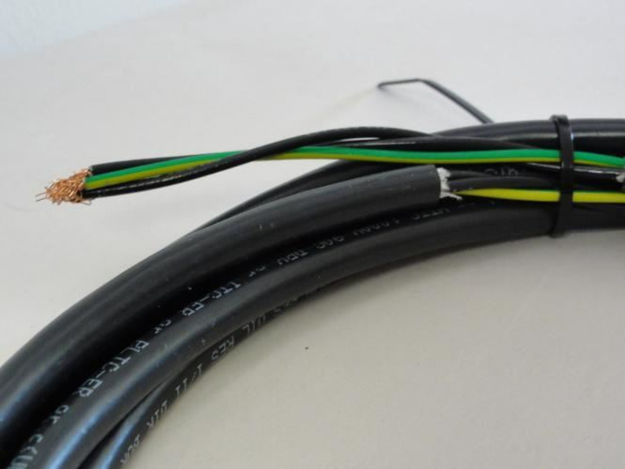Lappkabel 221803; Cable 2 Ft. L 3 wire 18AWG