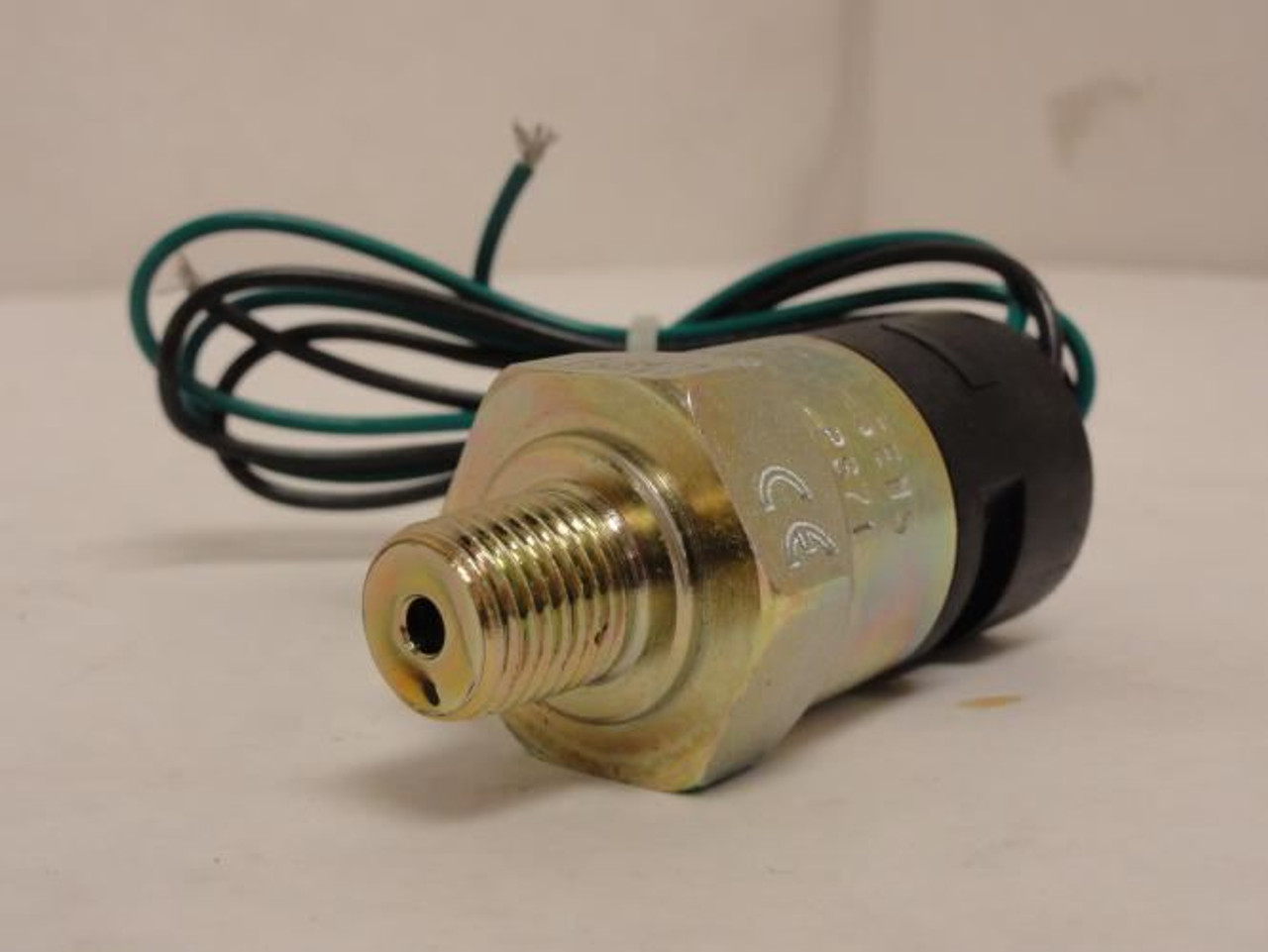 Gems PS71-10-4MNZ-B; Mini Press Switch 215417 10-30psi; 1/4 NPT