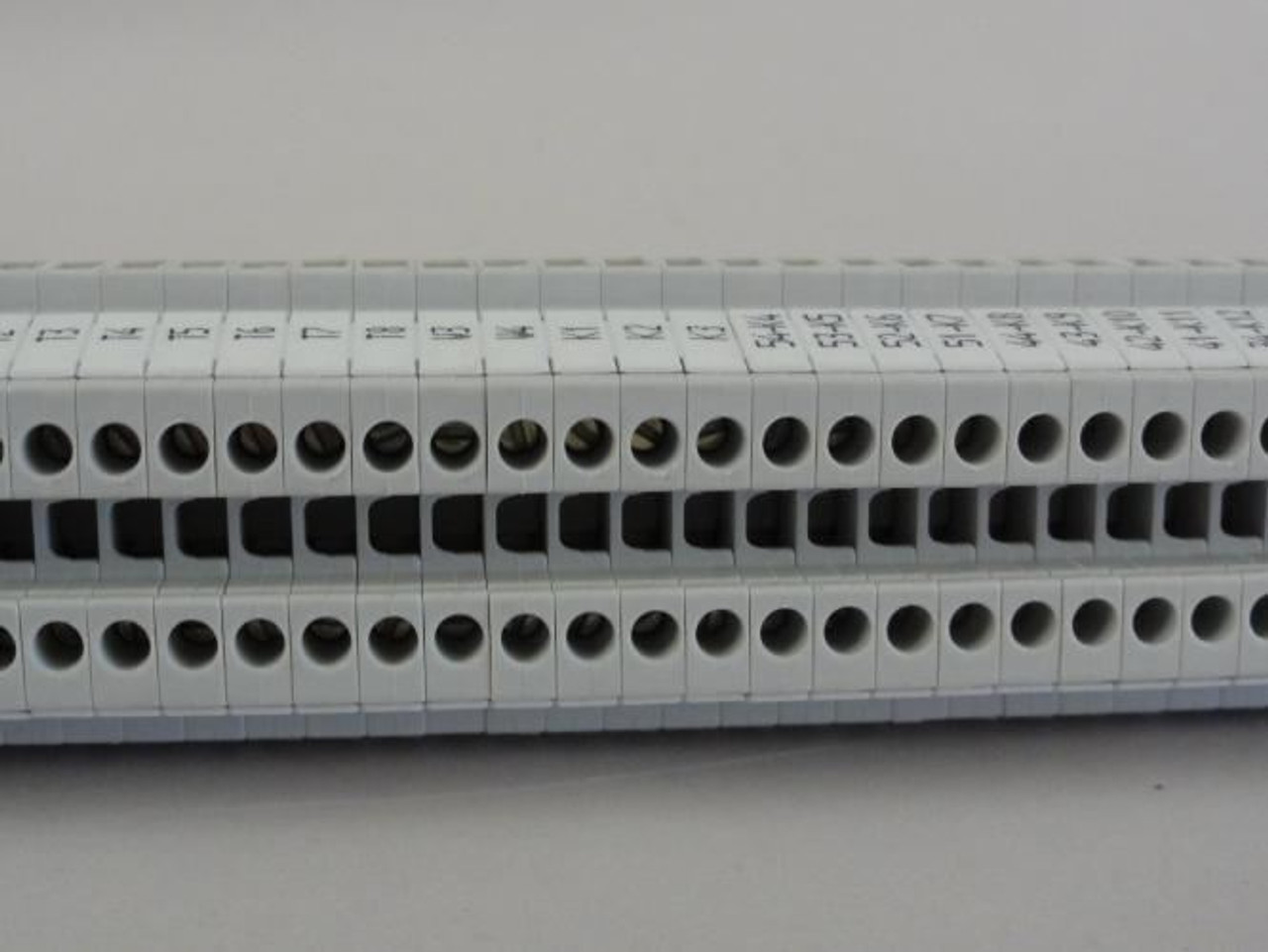 Enterlec DR1.5/4.2; LOT-54 Terminal Block on Rail