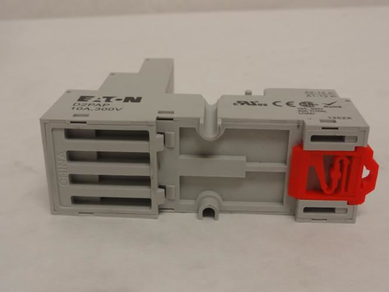 Eaton D2PAP; Relay Socket; 14-Pin; Flat Elevate; 10A@300V