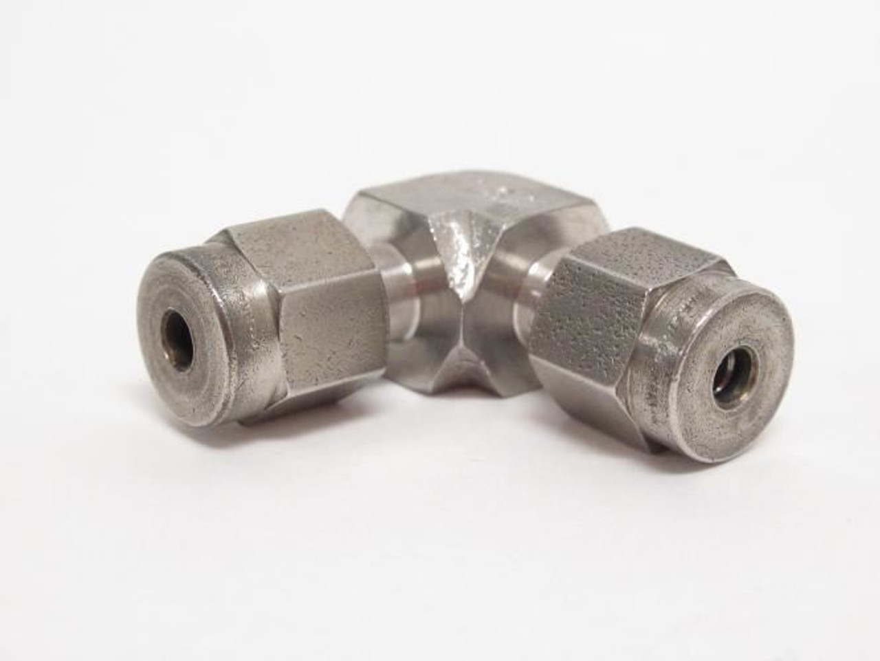 Brennan N2500-02-02-SS; Tube Elbow; SS-316; 90Deg; 1/8"