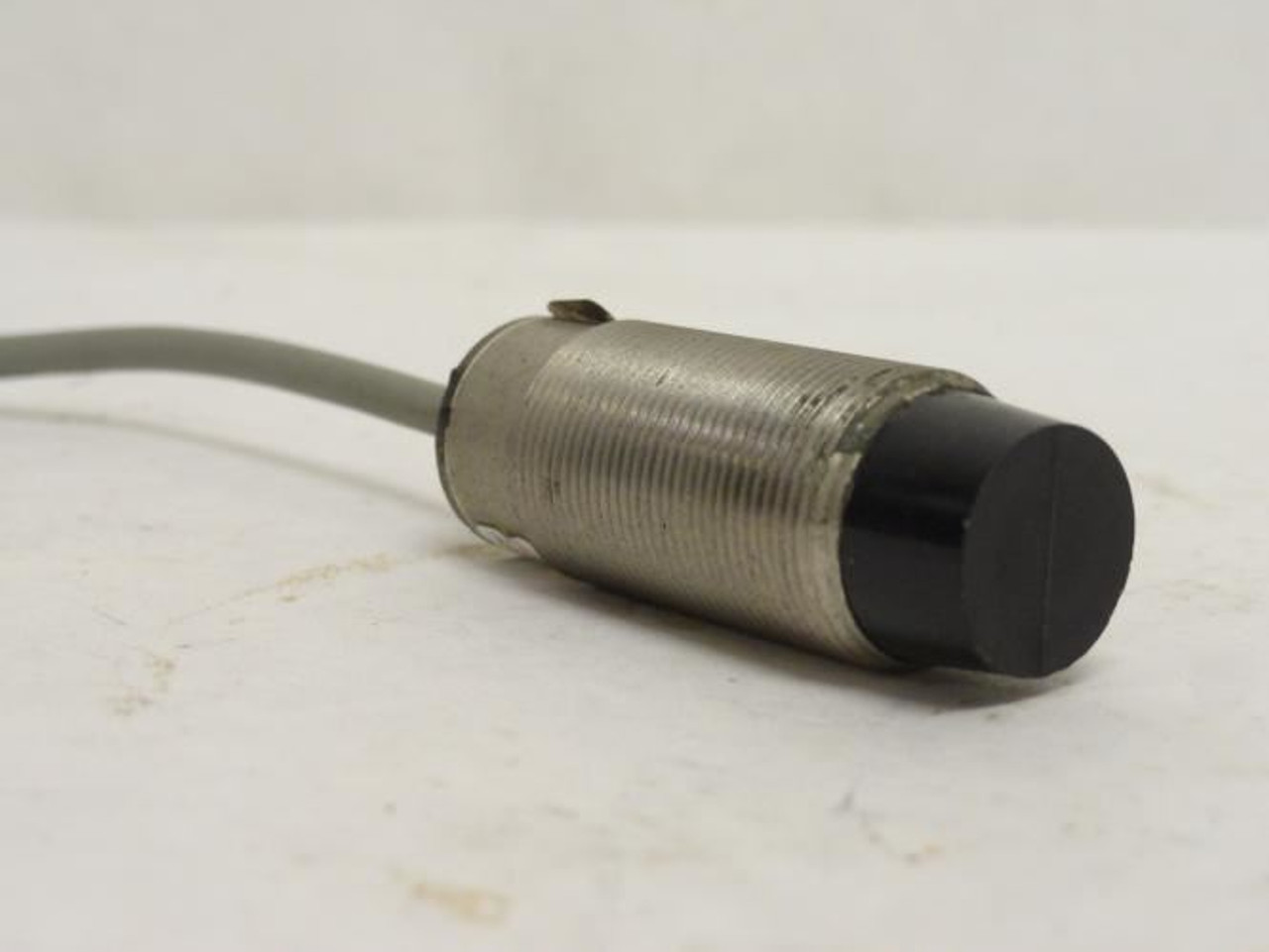 Honeywell 992AB18AP-A2; Prox Sensor; 9-30VDC; 200mA; NO NUTS