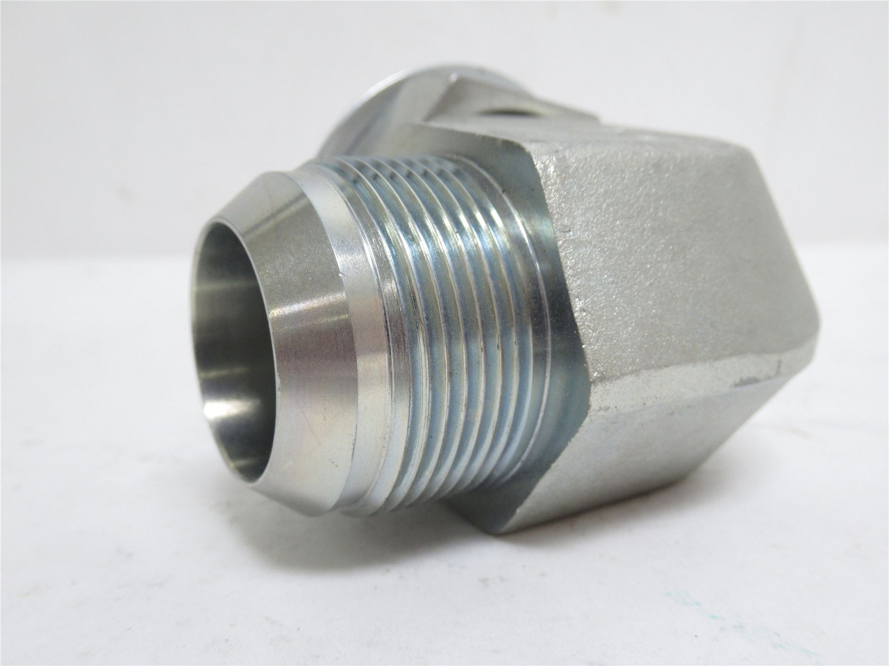 Parker 20-24 C5OX-S; Adaptor 90Deg Elbow 1-1/4JIC x 1-1/2Boss