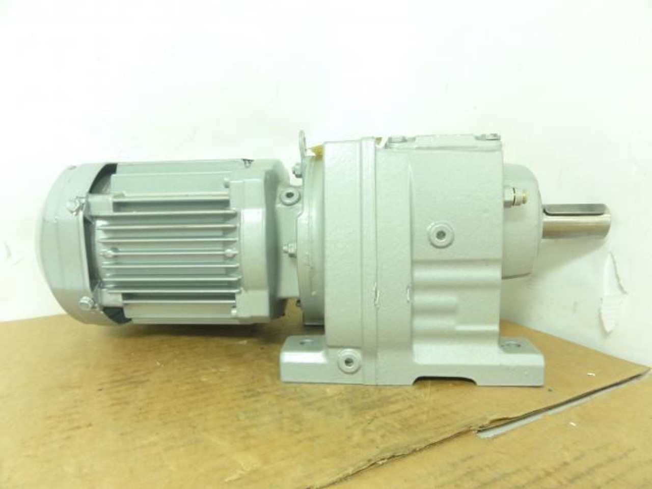 SEW-EuroDrive R37 DR63M4; Geared Motor; 240/460V; 0.18kW; 3Ph