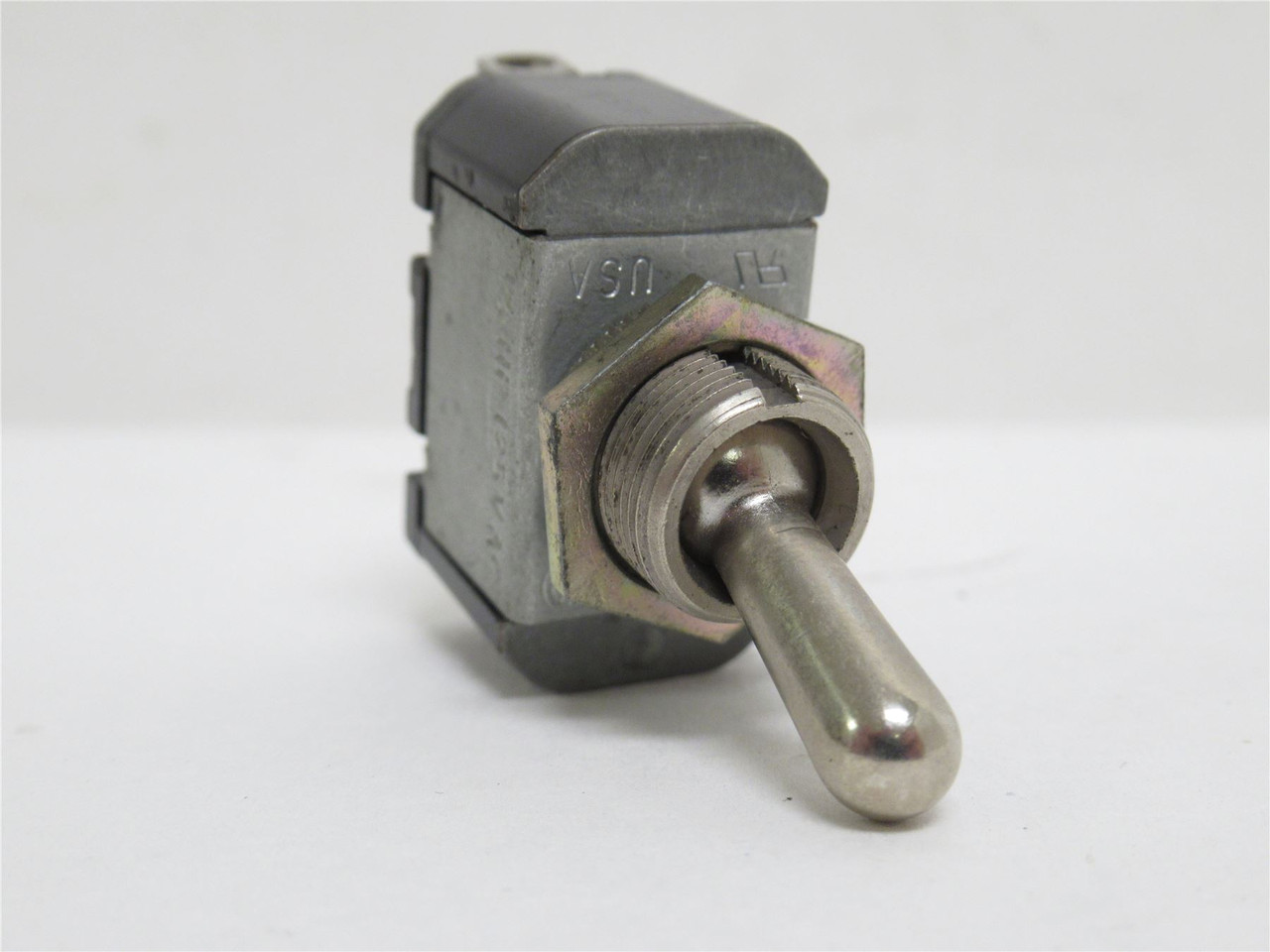 Eaton 7500K14; Lot-2; On/Off Toggle Switch; 10A/250VAC; SPST