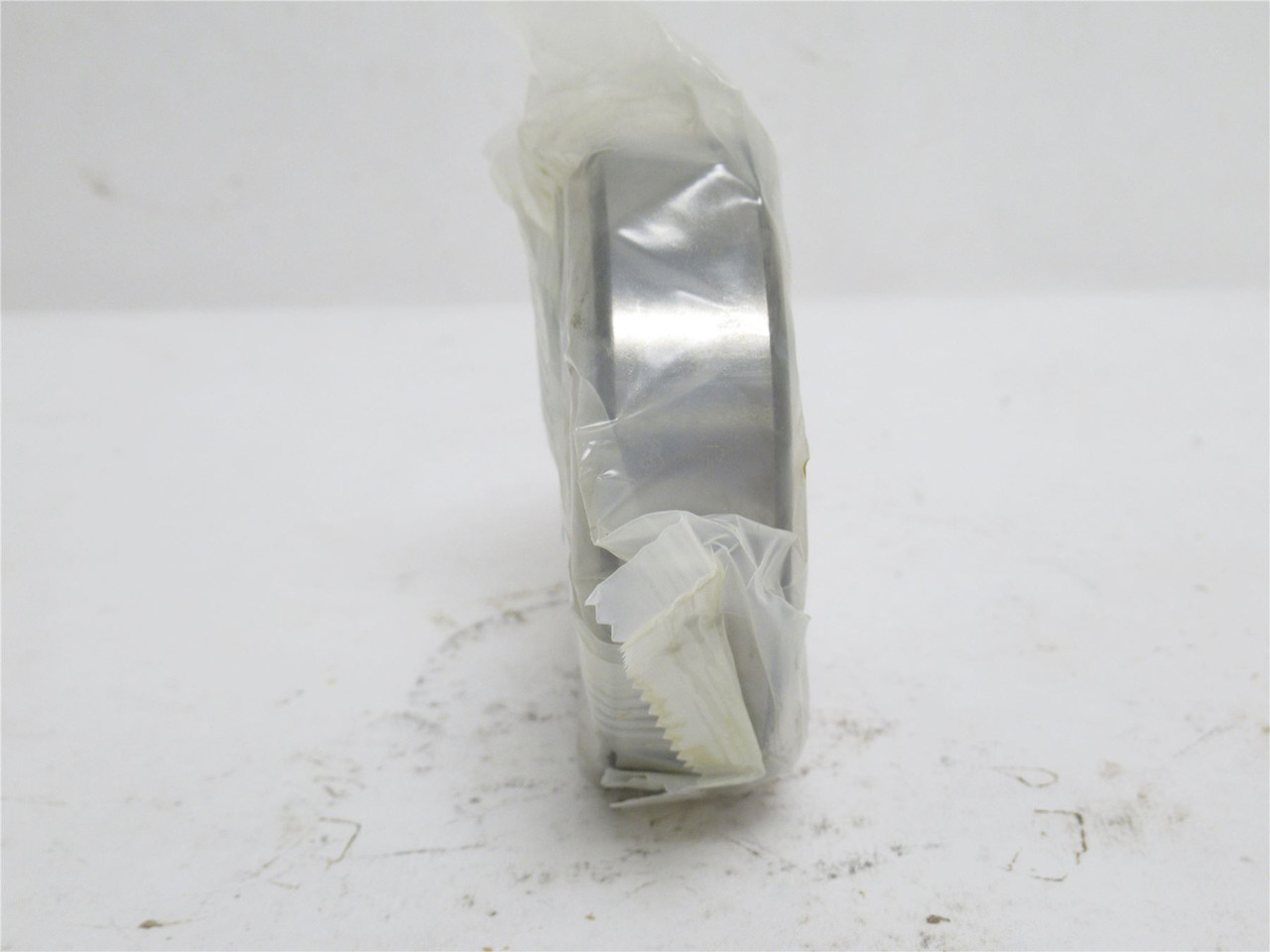 SKF 6306-2ZJEM; Ball Bearing 30mmID x 72mmOD x 19mm Wide