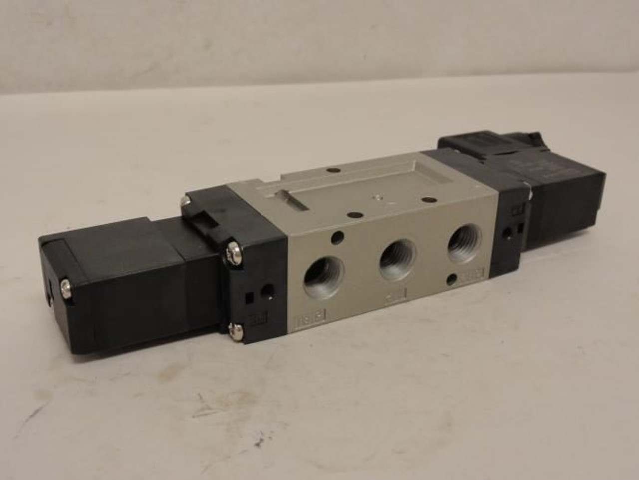 SMC NVF5220-3DB-02T; Solenoid Valve; 110/115VAC; 0.1-0.9MPa
