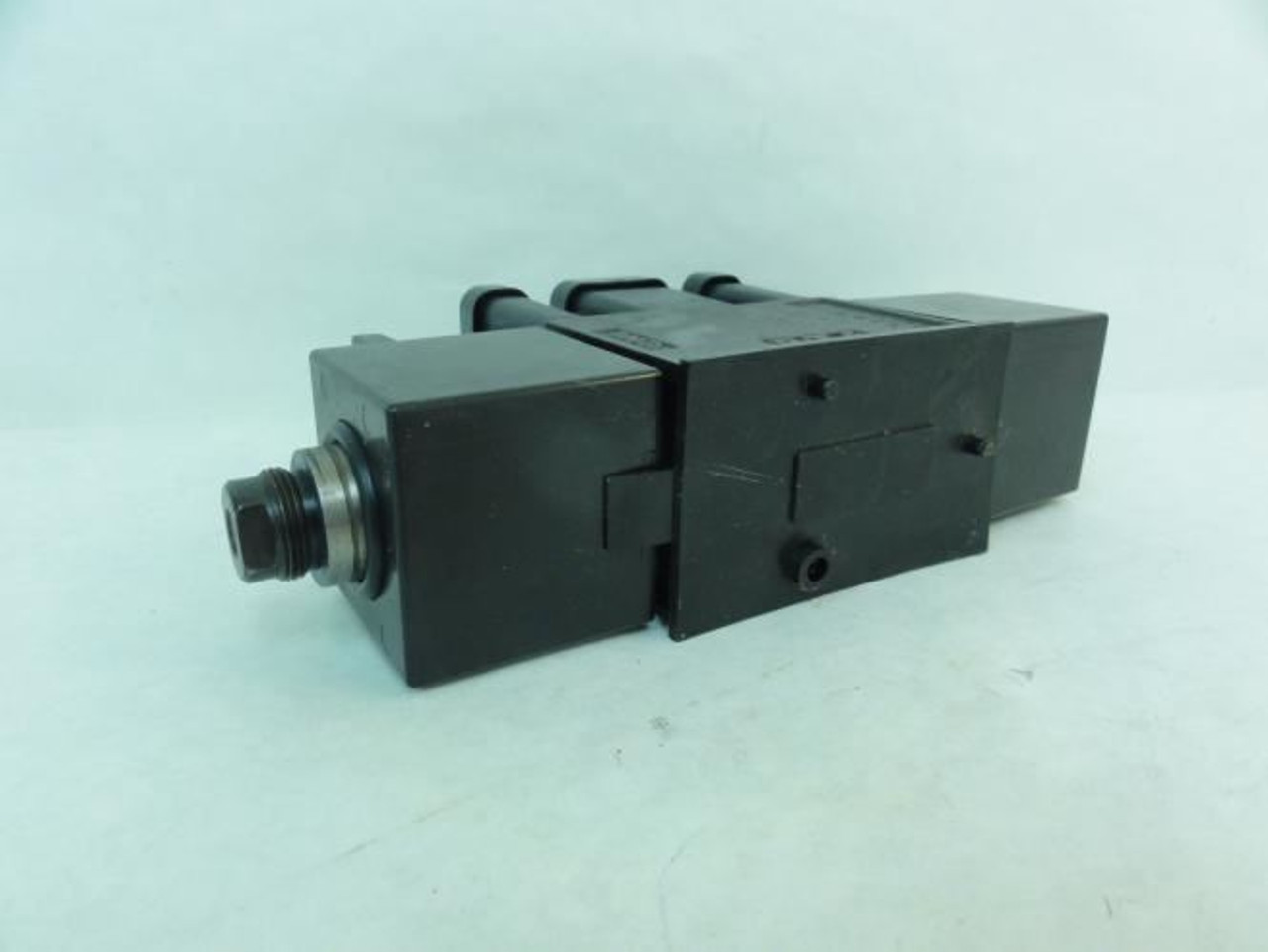 Parker D1VW004CNRCF; Directional Solenoid Valve; 24V; 2.07A