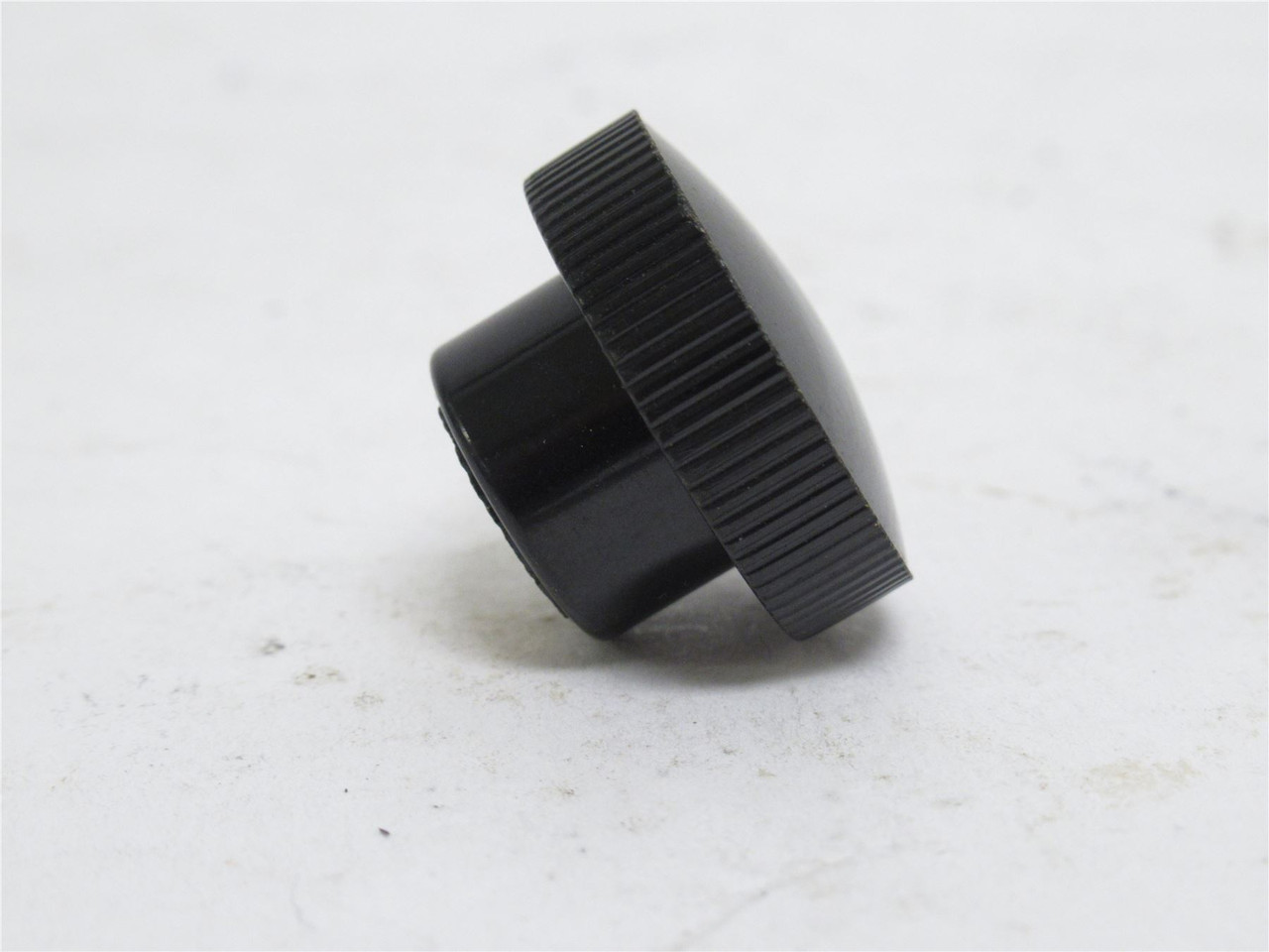 Hayssen 10267A0452; Knurled Plastic Black Knob; 1/4-20 Thread